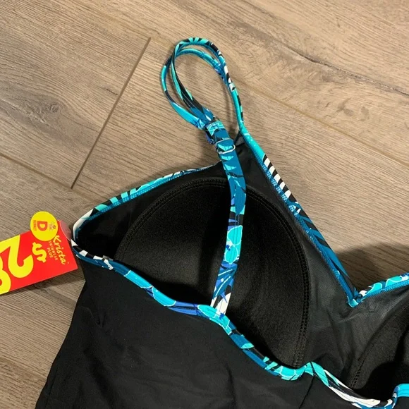 One piece bathing suit - Picture 2 of 2